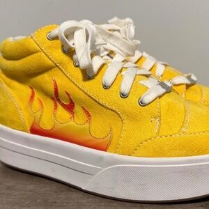 dELiAs Tread Lightly Platform Sneakers - Size 10